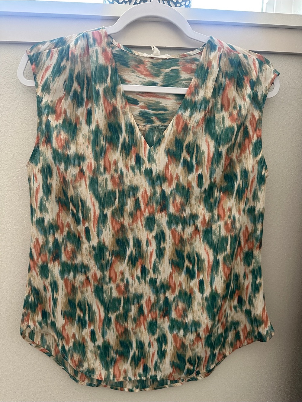 Maurices Cream Sleeveless V-Neck Tank with Teal & Rust Print